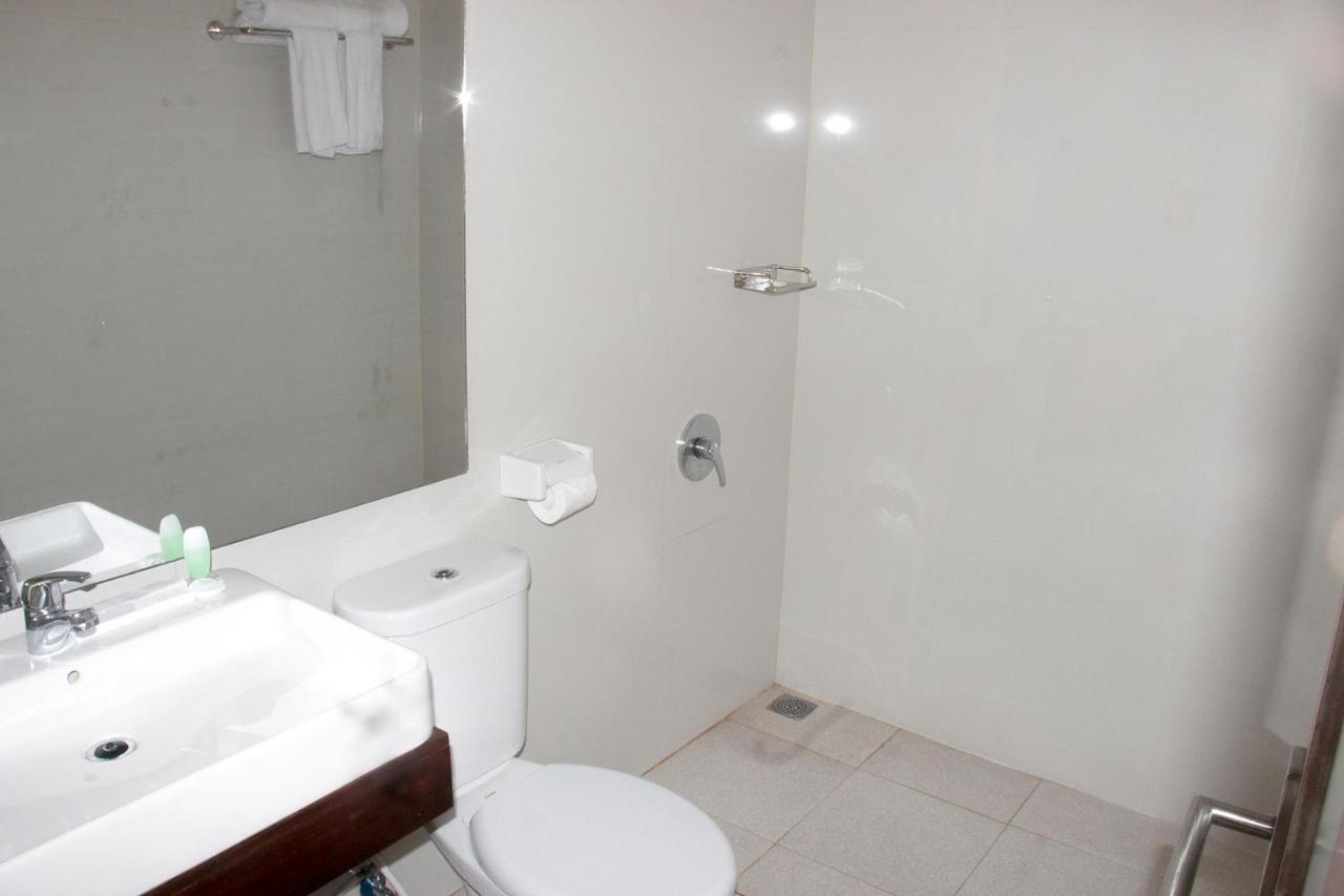 Acala Hostel & Reef Bar Toyapakeh Екстер'єр фото