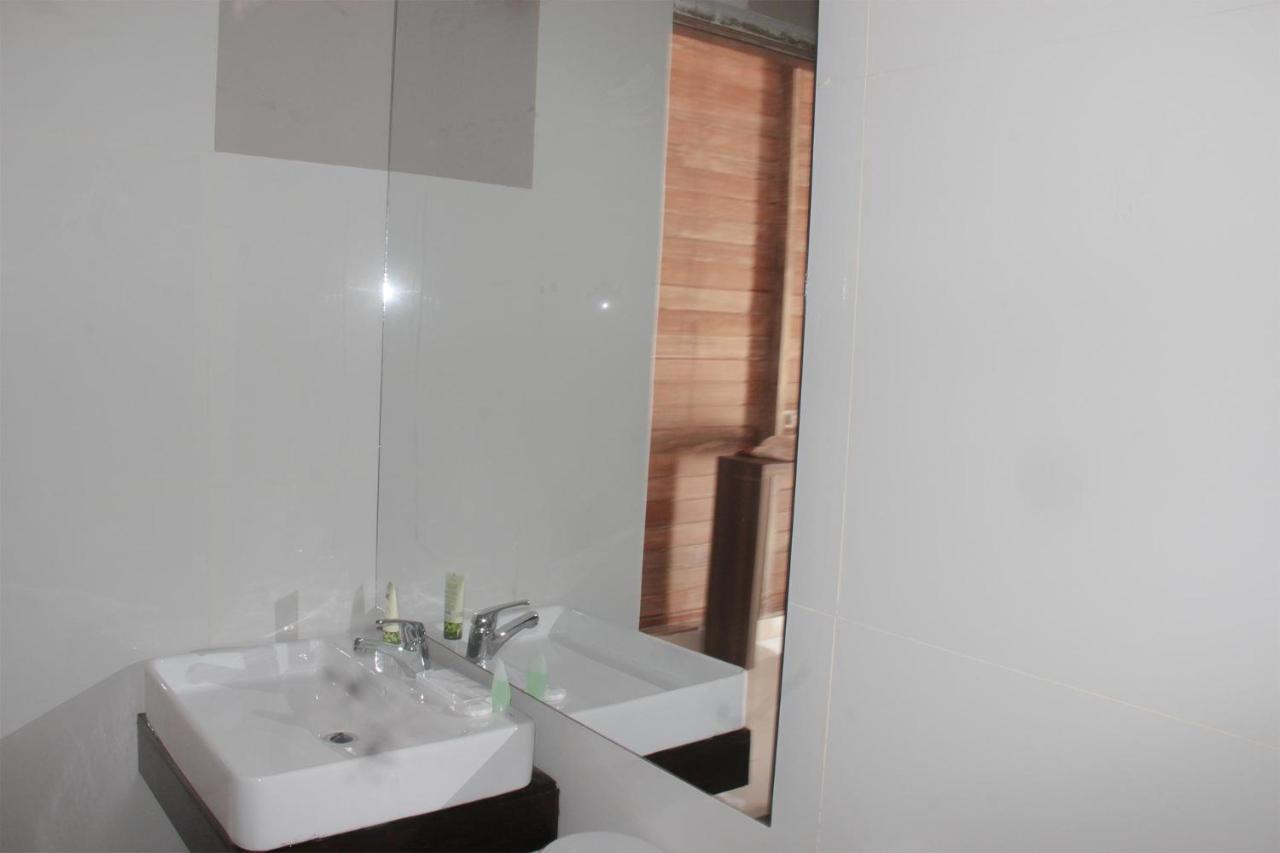 Acala Hostel & Reef Bar Toyapakeh Екстер'єр фото
