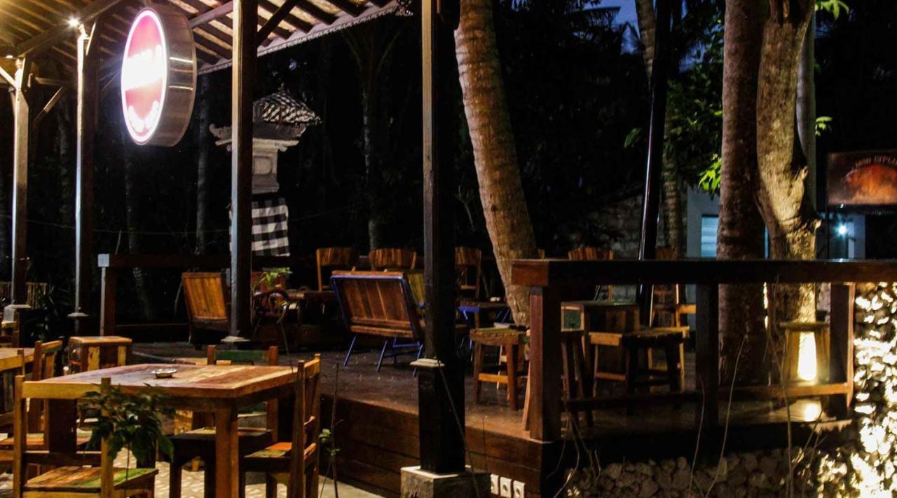 Acala Hostel & Reef Bar Toyapakeh Екстер'єр фото